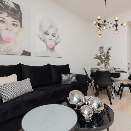 Fashionable City Center Apartment By Noclegi Renters Варшава Экстерьер фото